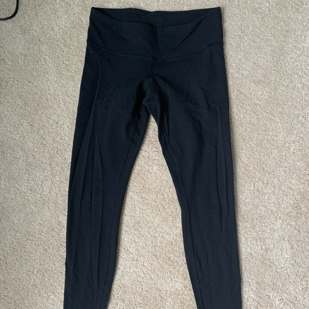 Black Lululemon 28” leggings
